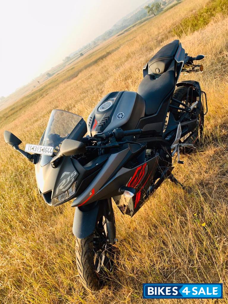 Grey/red Yamaha YZF R15 R15 BSVI