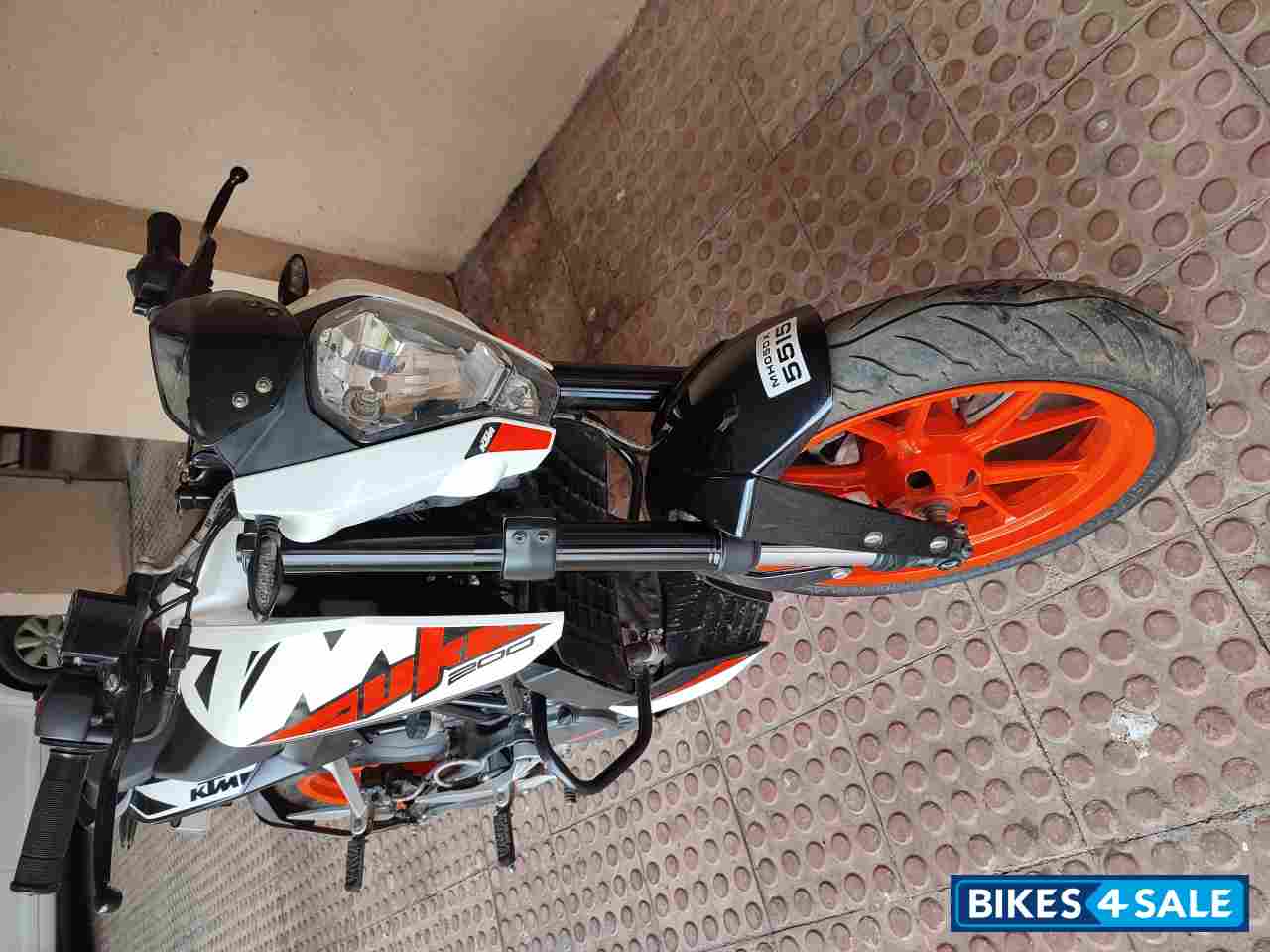 White KTM Duke 200 White KTM Duke 200