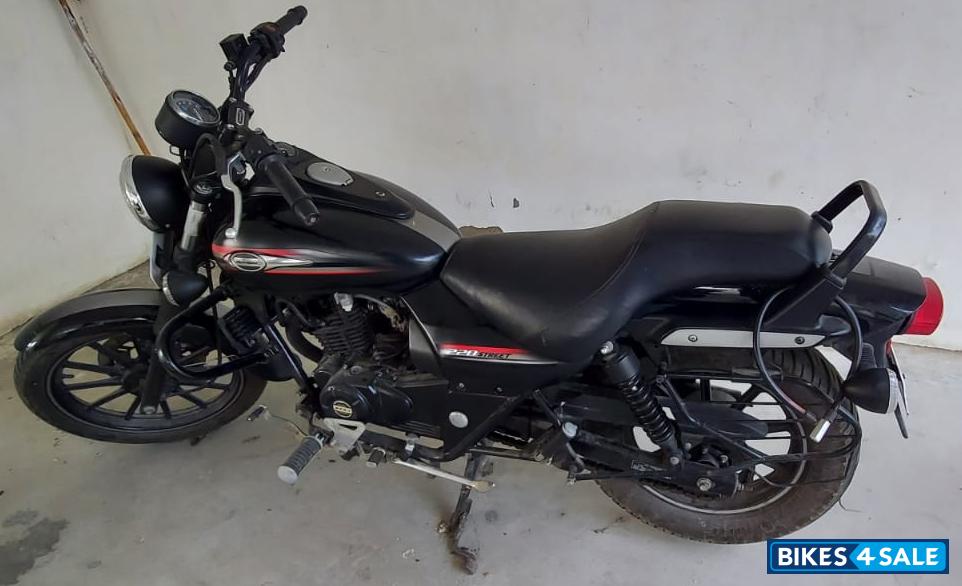 Black Bajaj Avenger Street 220 Black Bajaj Avenger Street 220