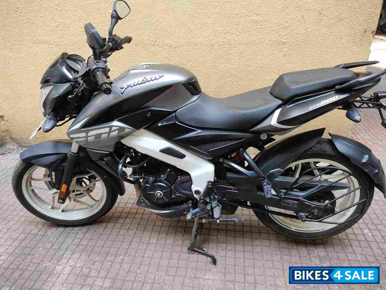 Bajaj Pulsar 200 NS