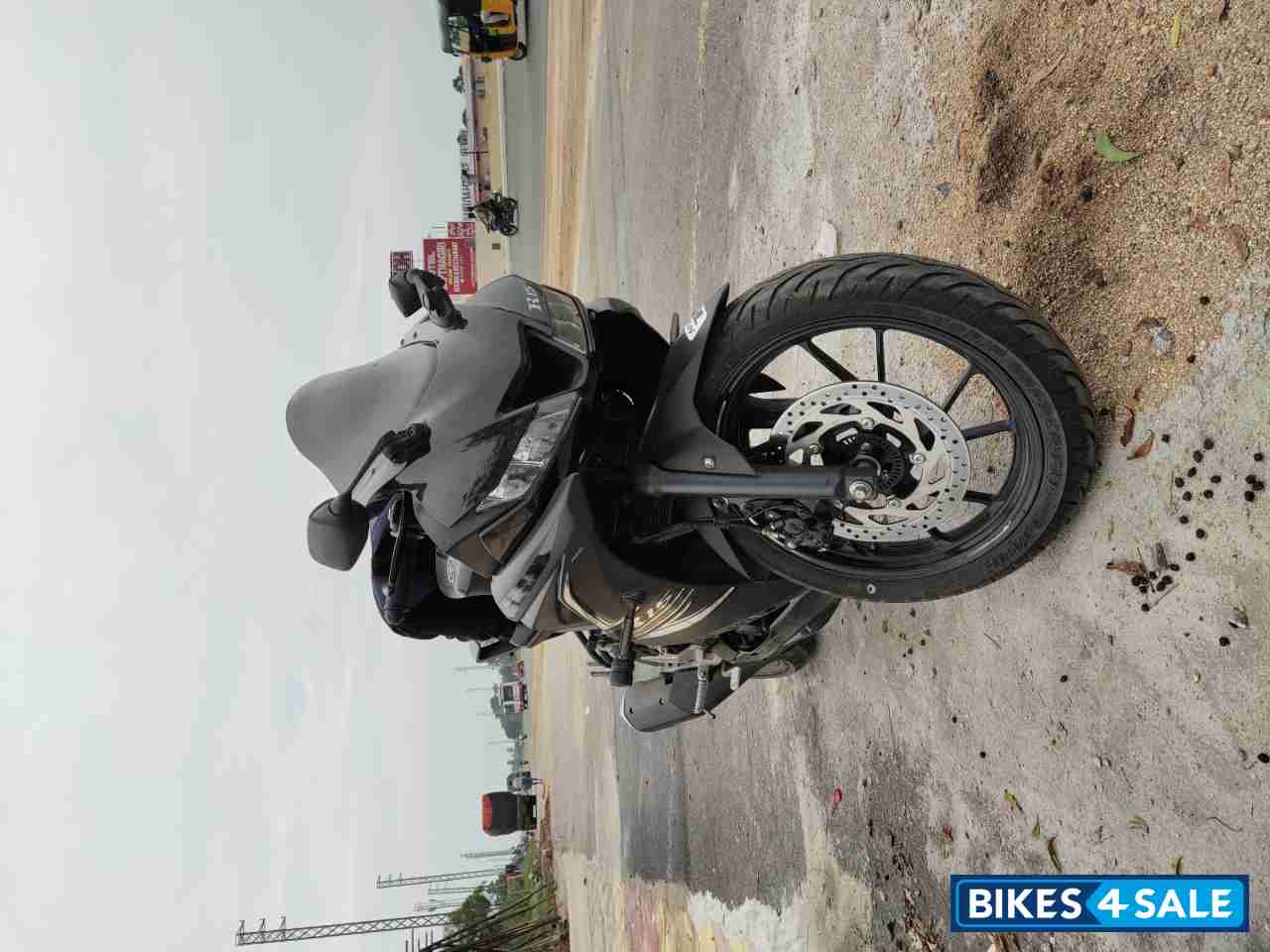 Black Yamaha YZF R15 V3