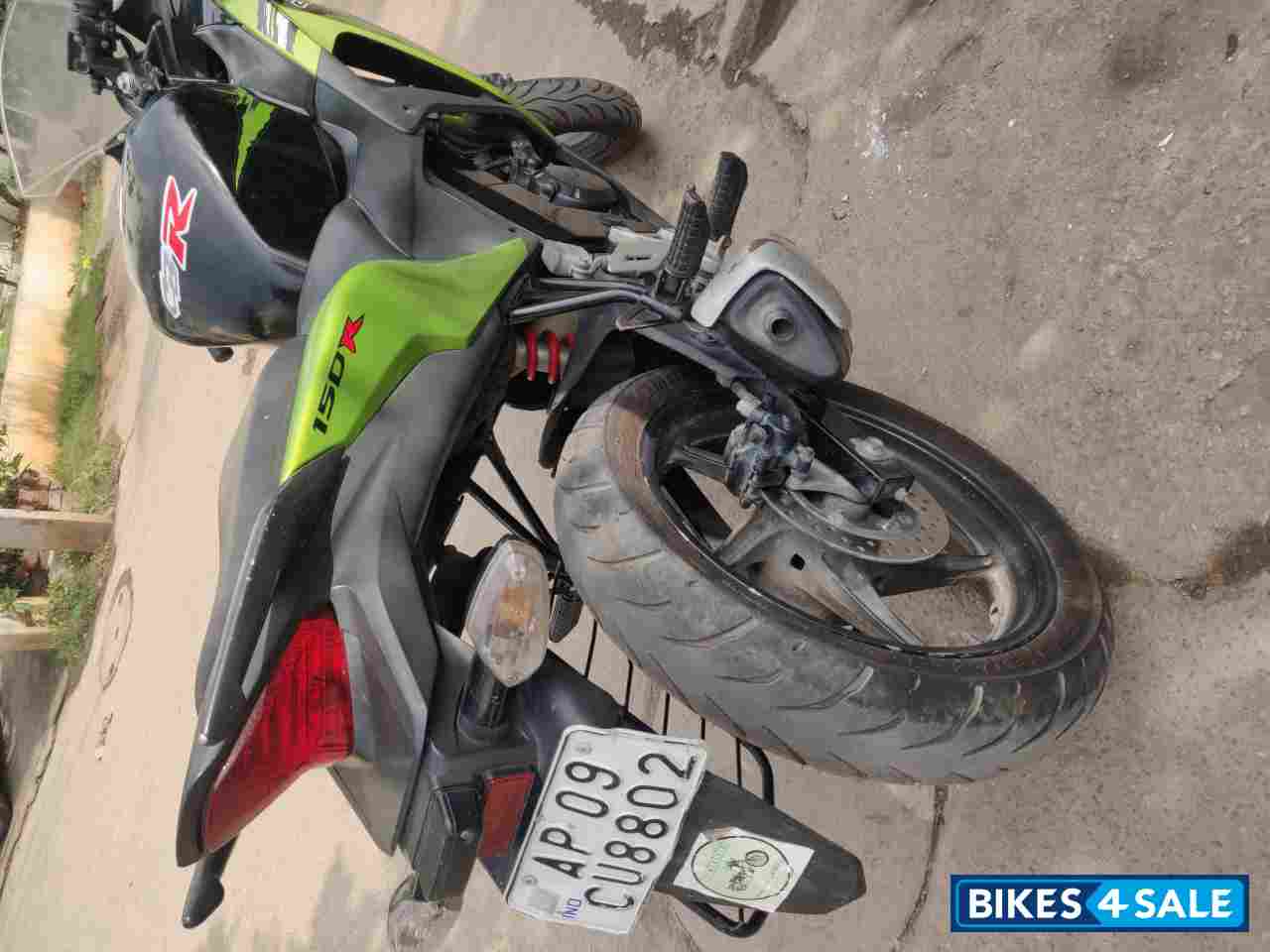 Green-black Honda CBR 150R