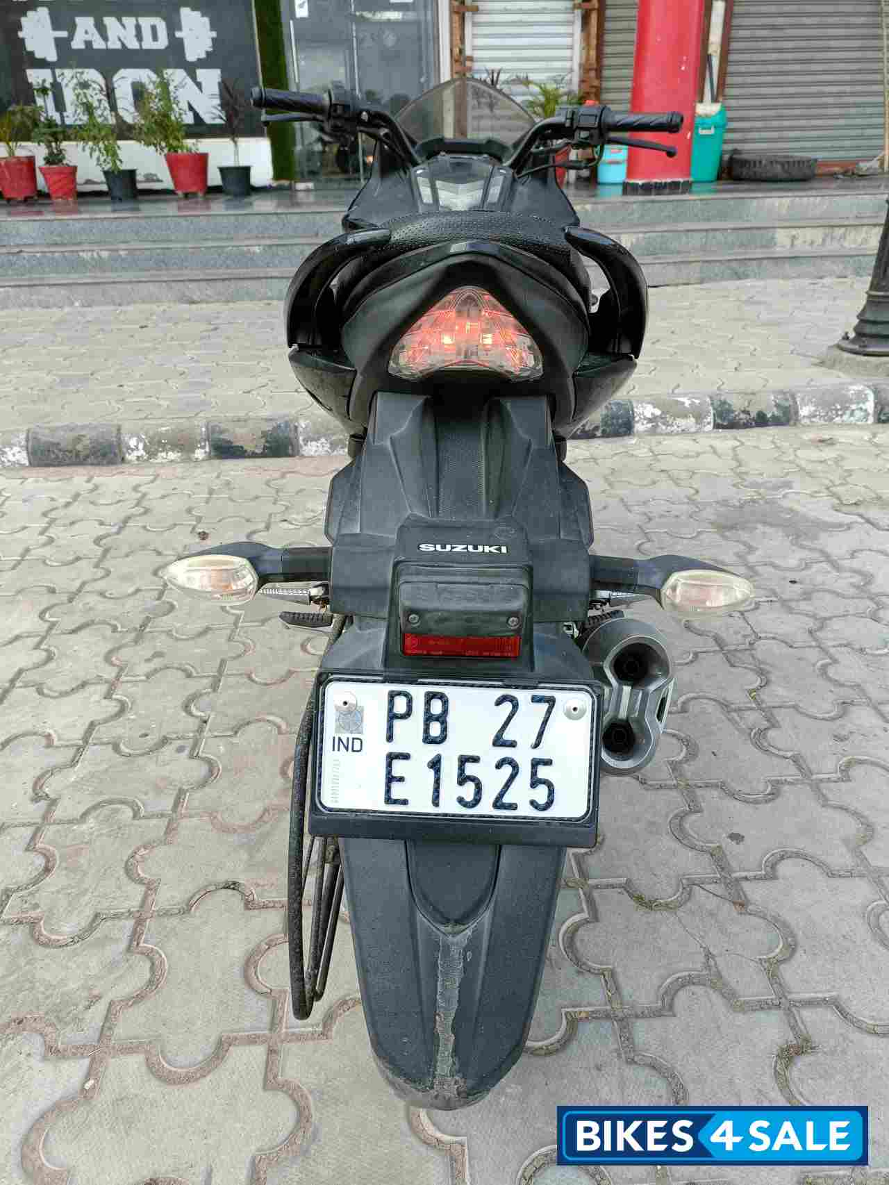 Black Mat/black Suzuki Gixxer SF Fi