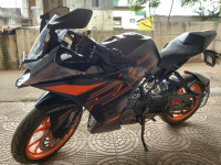 Black KTM RC 200