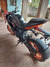 Black KTM RC 200