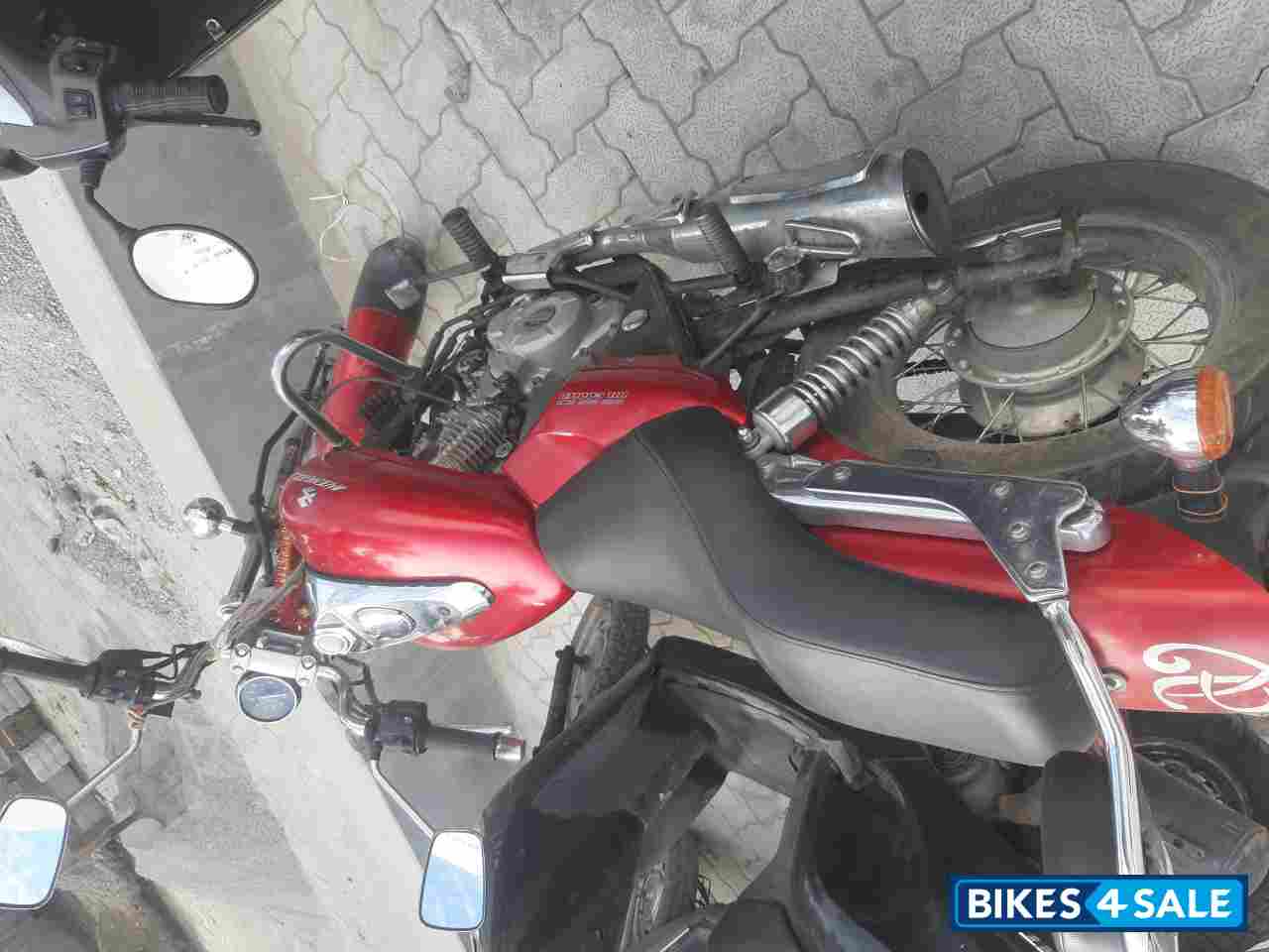 Wine Red Bajaj Avenger 220 DTS-i Wine Red Bajaj Avenger 220 DTS-i