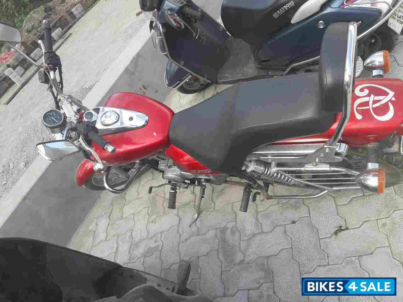 Wine Red Bajaj Avenger 220 DTS-i Wine Red Bajaj Avenger 220 DTS-i