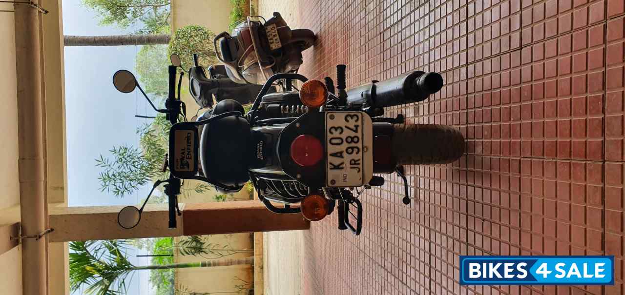 Black Royal Enfield Classic Stealth Black