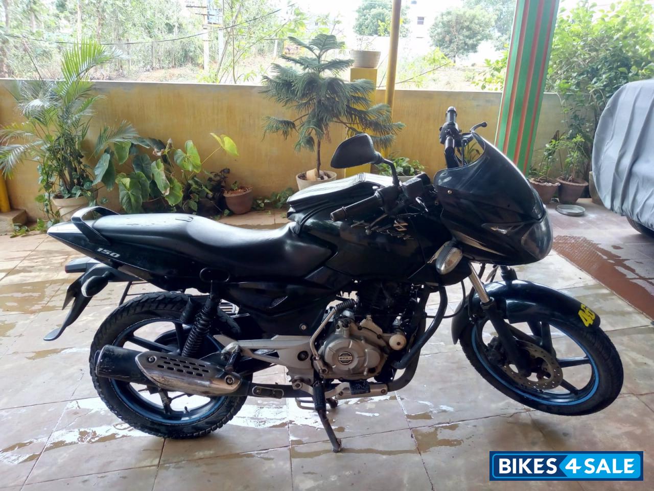 Black Bajaj Pulsar 150 DTSi