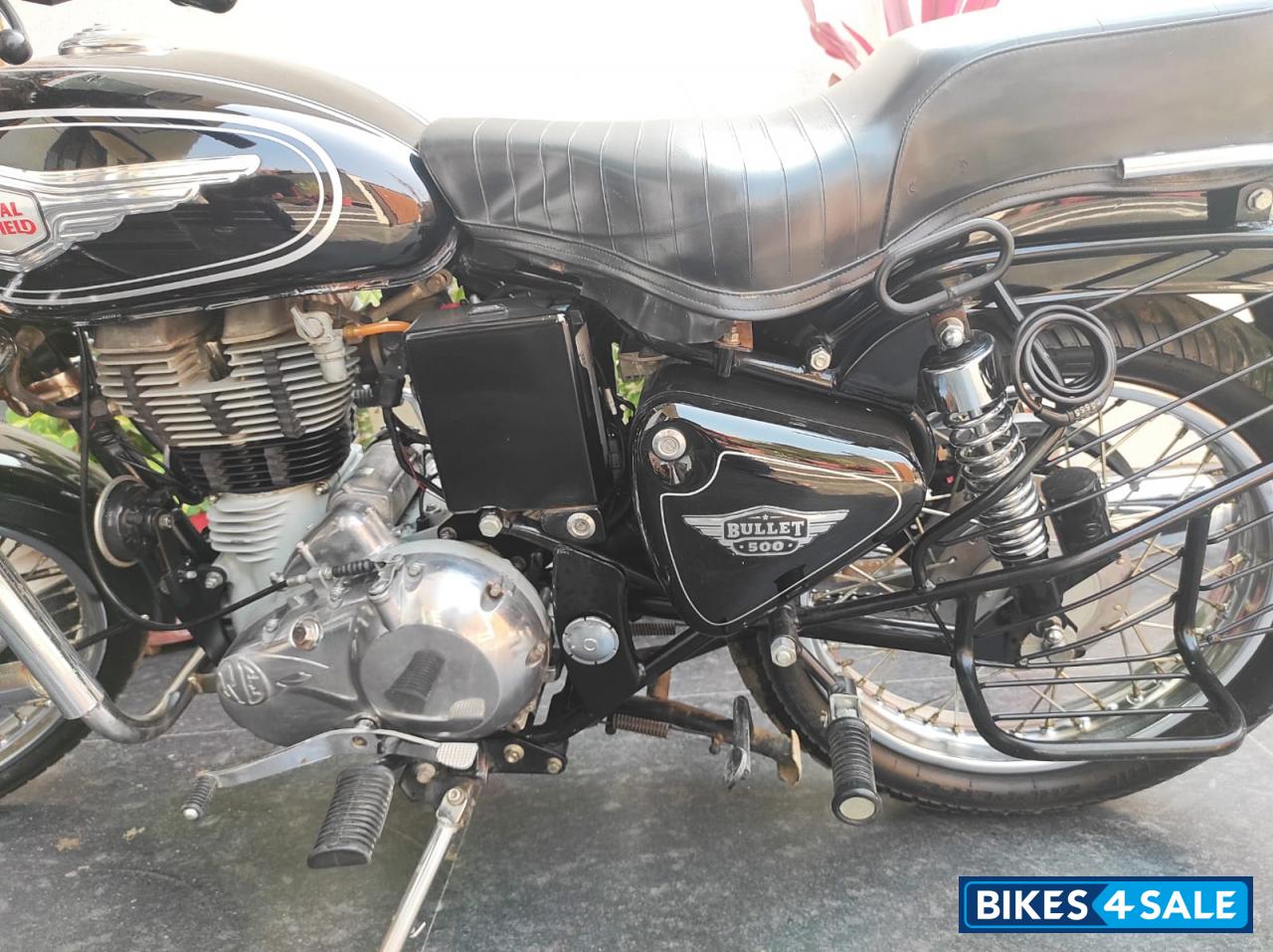 Black Royal Enfield Bullet Standard 500