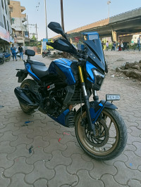 Bajaj Dominar 400