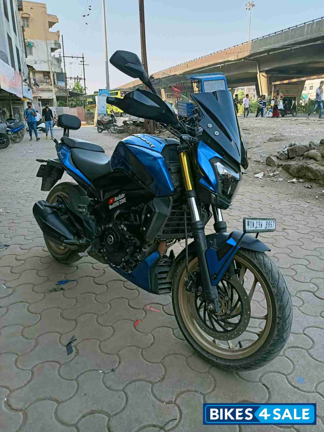 Bajaj Dominar 400