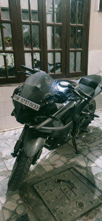 Black Bajaj Pulsar RS 200 BS6