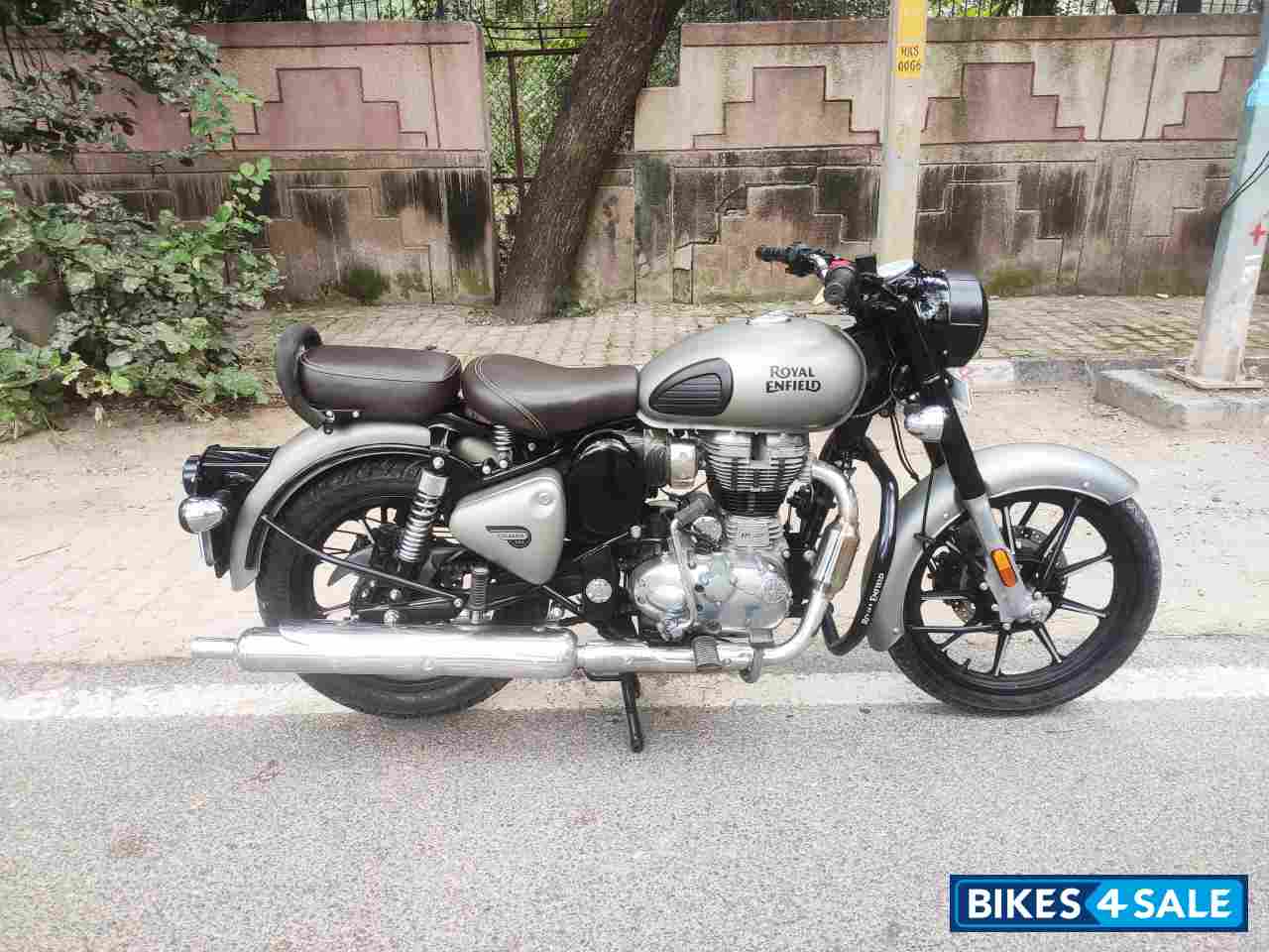 Gun Metal Gray Royal Enfield Classic 350 Dual Channel BS6