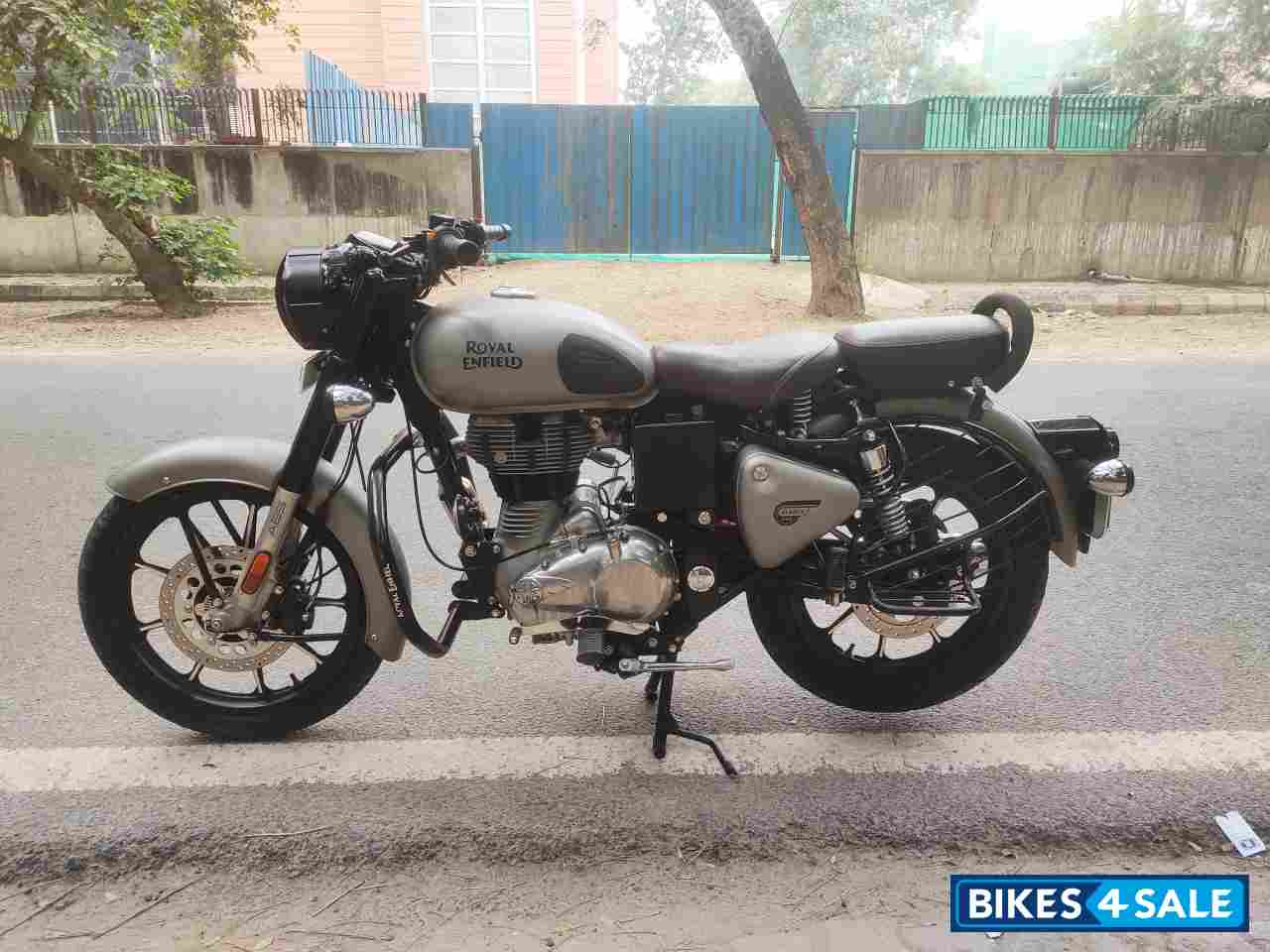 Gun Metal Gray Royal Enfield Classic 350 Dual Channel BS6