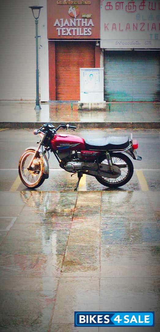 Maroon Yamaha RX 135