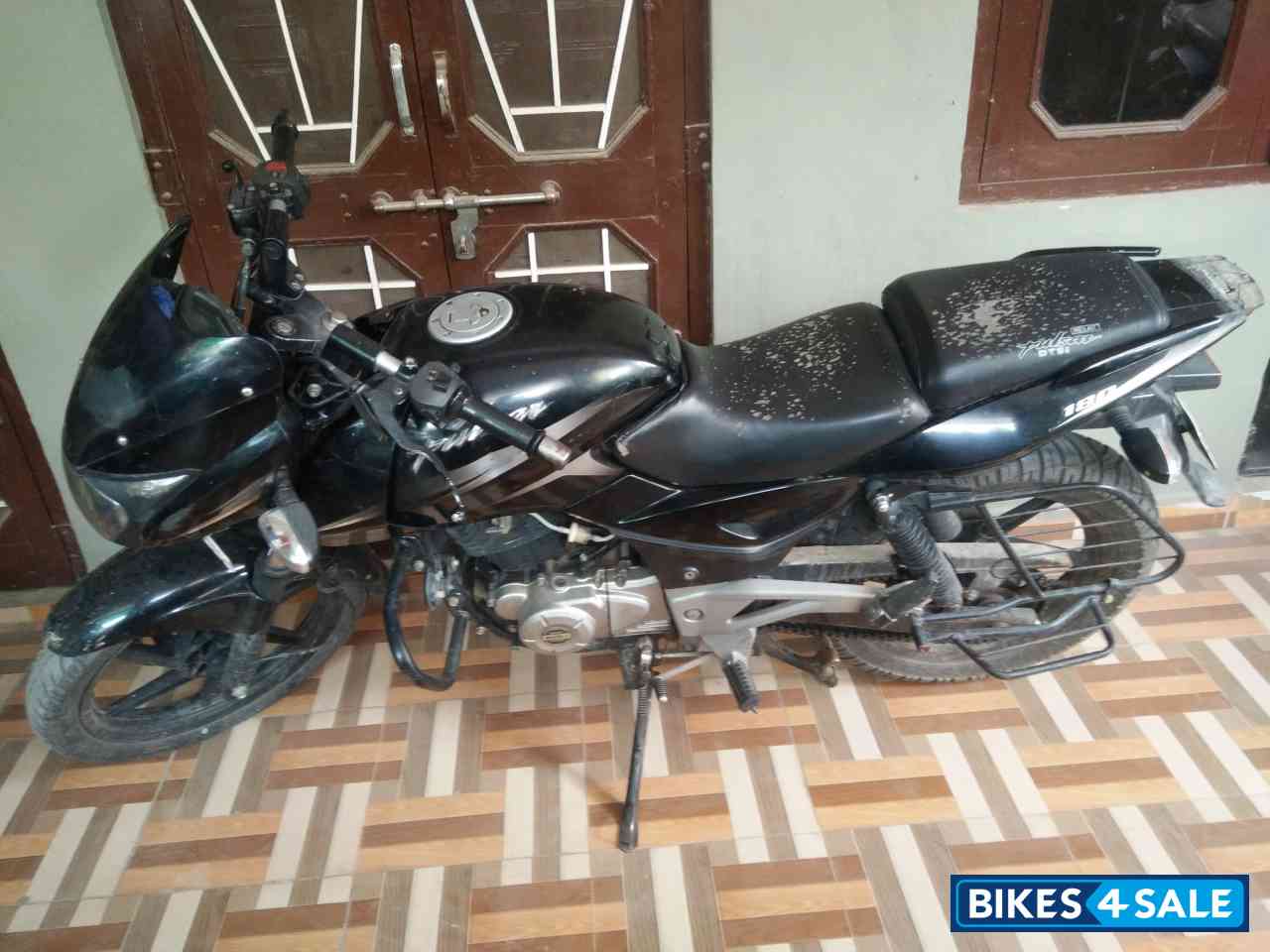 Black And Silver Bajaj Pulsar 180 DTSi