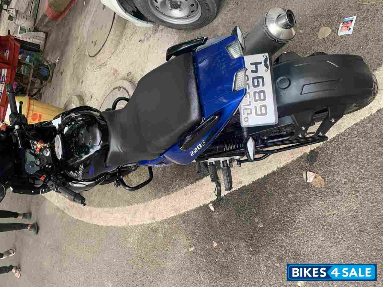 Bajaj Pulsar 220 DTSFi Bajaj Pulsar 220 DTSFi