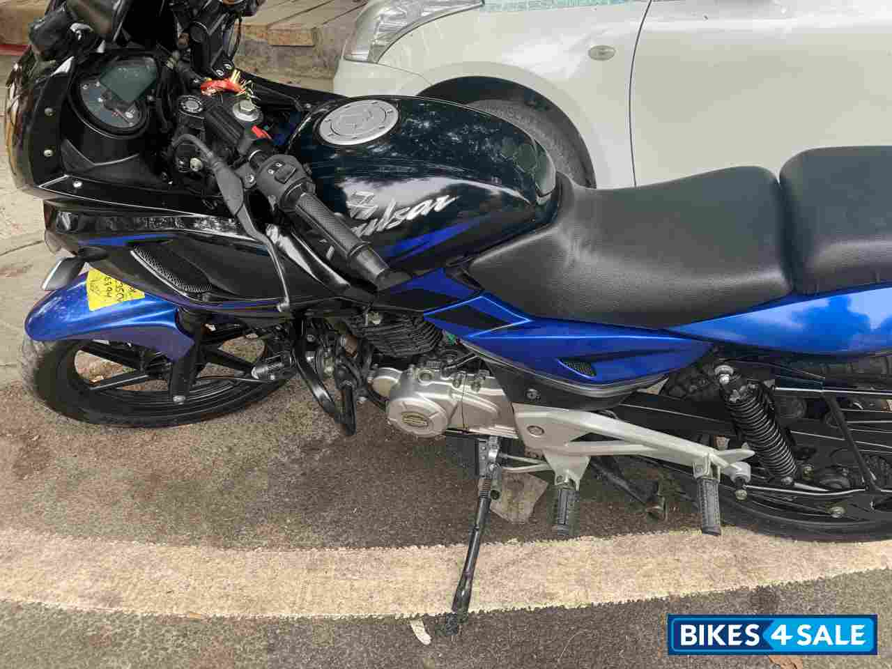 Bajaj Pulsar 220 DTSFi Bajaj Pulsar 220 DTSFi