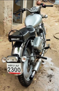 Silver Royal Enfield Bullet 350 ES