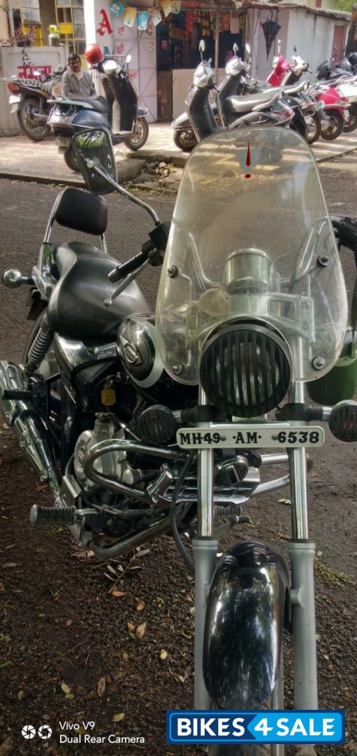 Black Bajaj Avenger Cruise 220