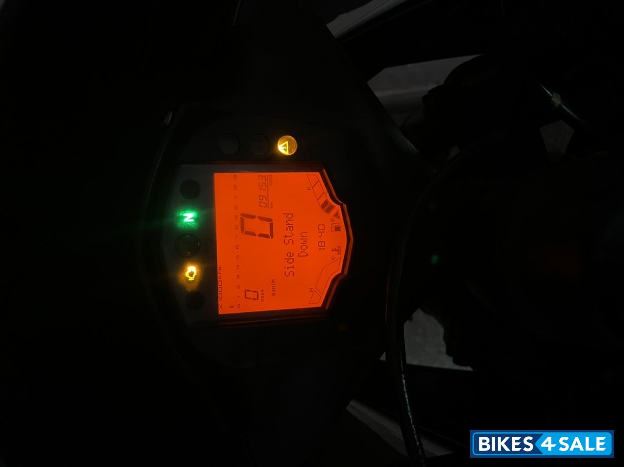 White&orange KTM RC 200