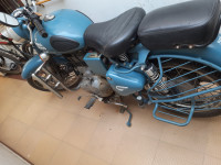 Squadron Blue Royal Enfield Classic Squadron Blue