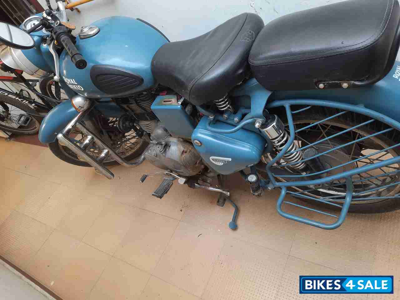 Squadron Blue Royal Enfield Classic Squadron Blue