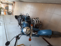 Squadron Blue Royal Enfield Classic Squadron Blue