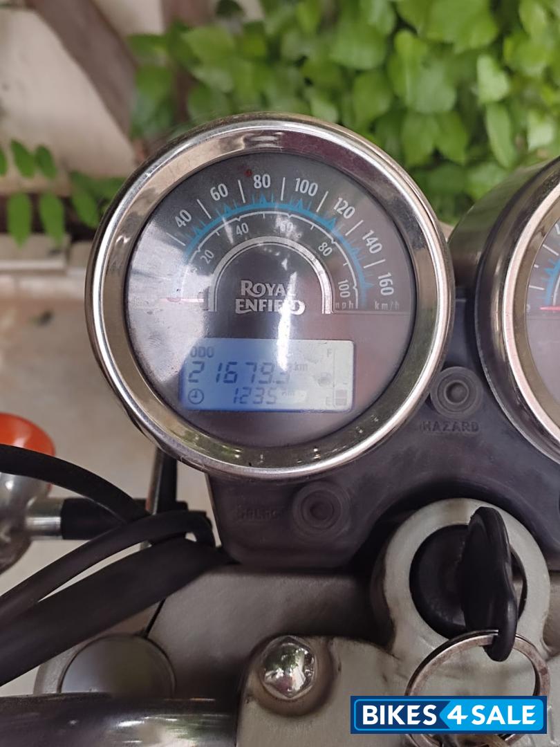 Black Royal Enfield Thunderbird Black Royal Enfield Thunderbird