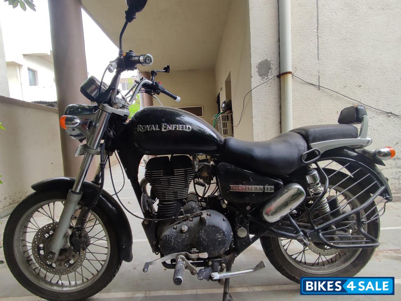 Black Royal Enfield Thunderbird Black Royal Enfield Thunderbird