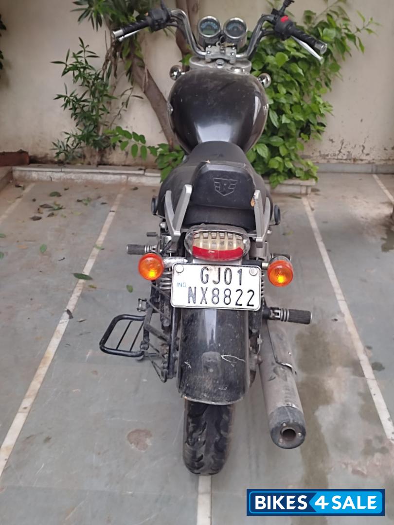 Black Royal Enfield Thunderbird Black Royal Enfield Thunderbird