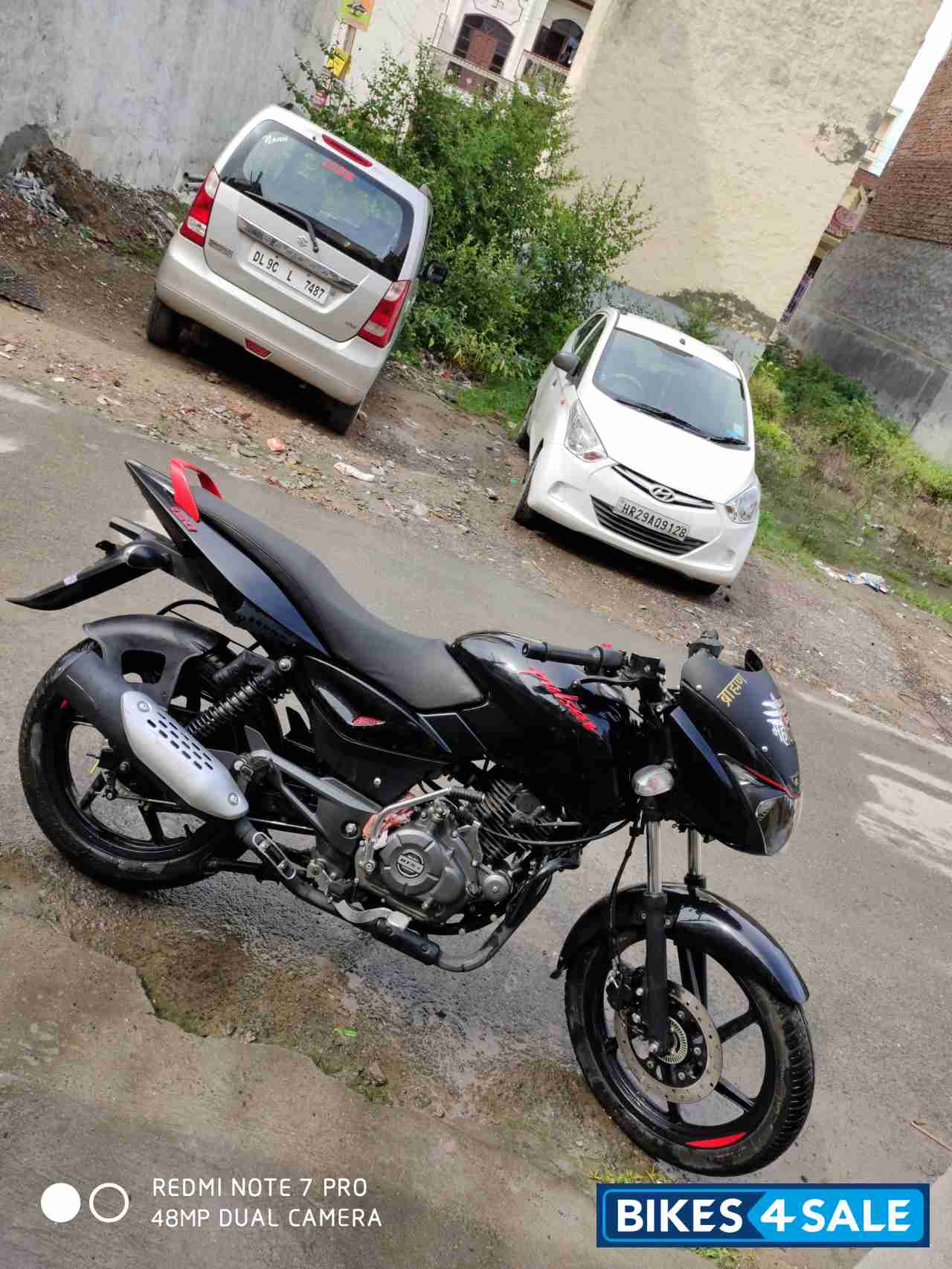 Bajaj Pulsar 150 Neon
