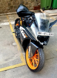 Black KTM RC 200