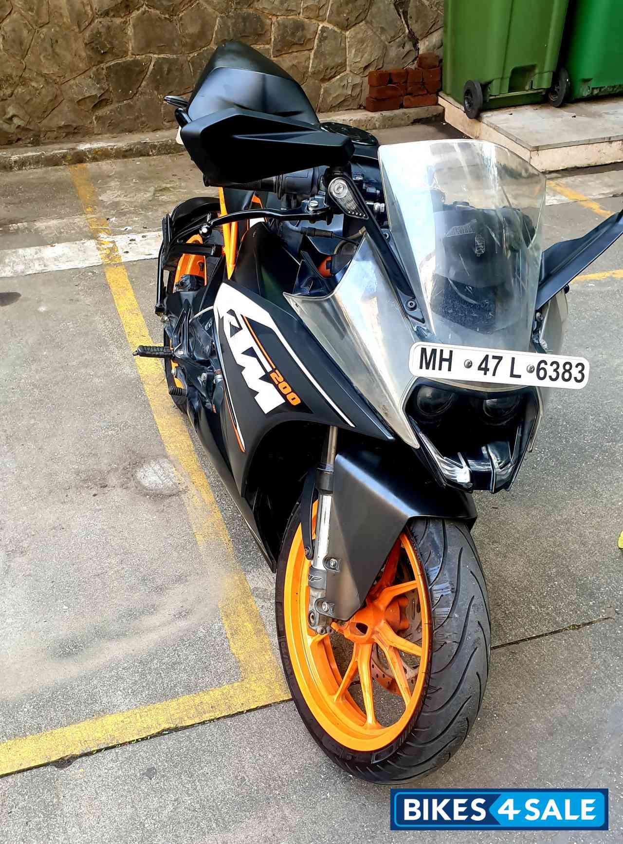 Black KTM RC 200