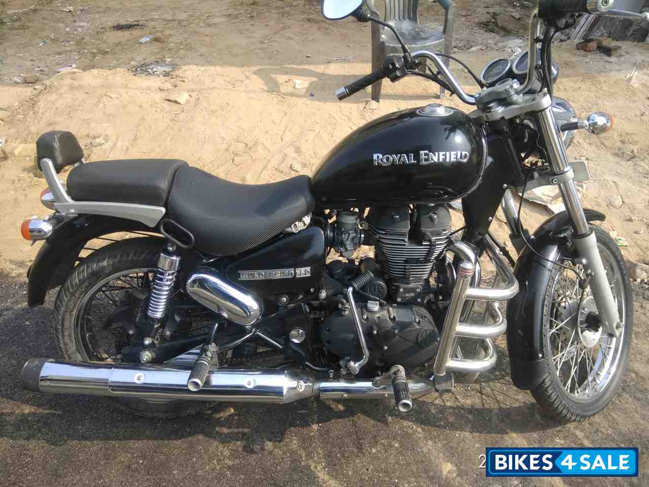Black Royal Enfield Thunderbird 350
