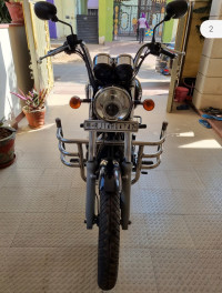 Black Royal Enfield Thunderbird 350