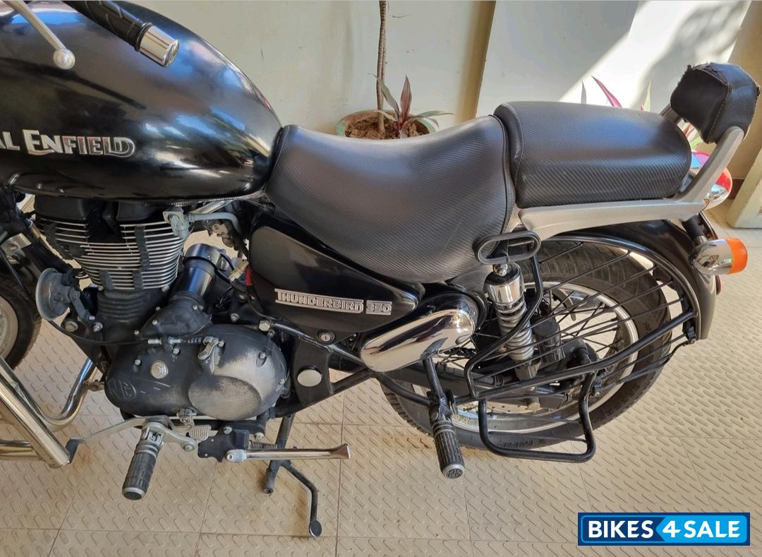 Black Royal Enfield Thunderbird 350