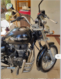 Black Royal Enfield Thunderbird 350