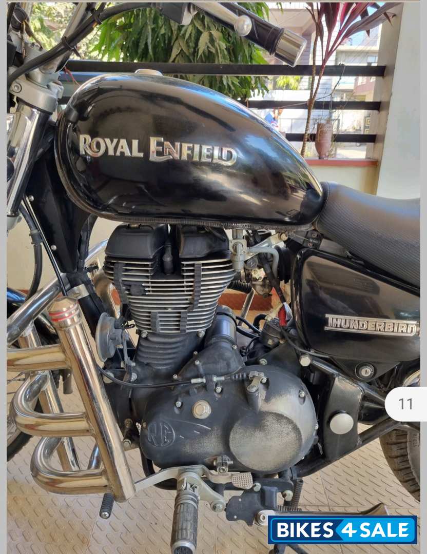Black Royal Enfield Thunderbird 350