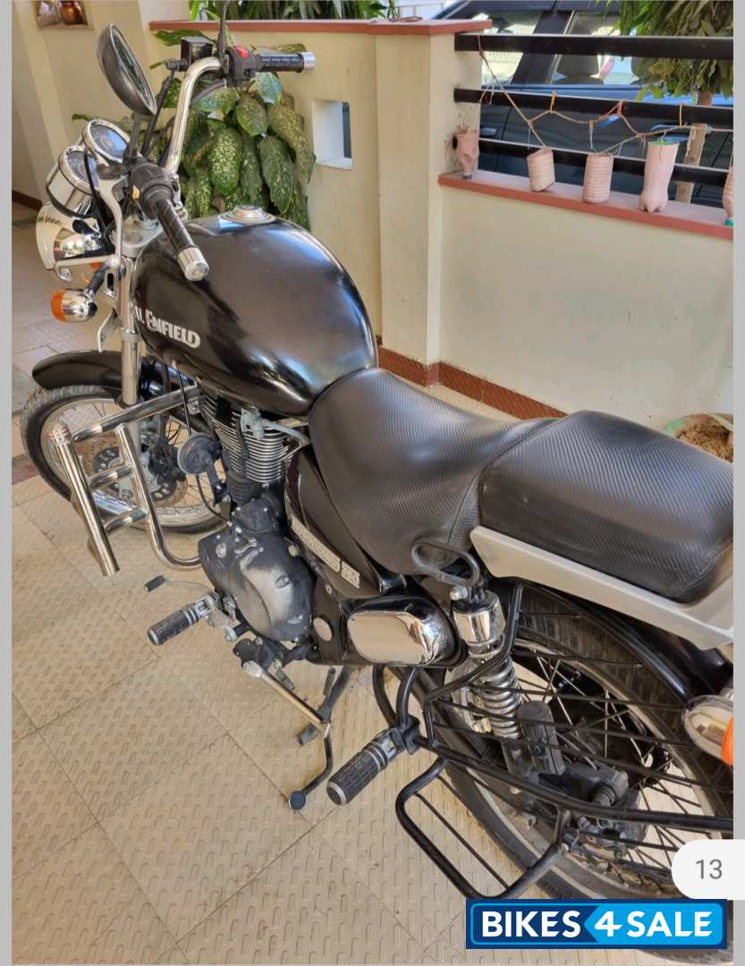 Black Royal Enfield Thunderbird 350