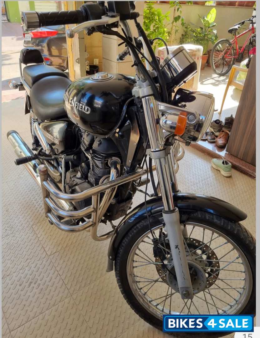 Black Royal Enfield Thunderbird 350