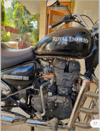 Black Royal Enfield Thunderbird 350