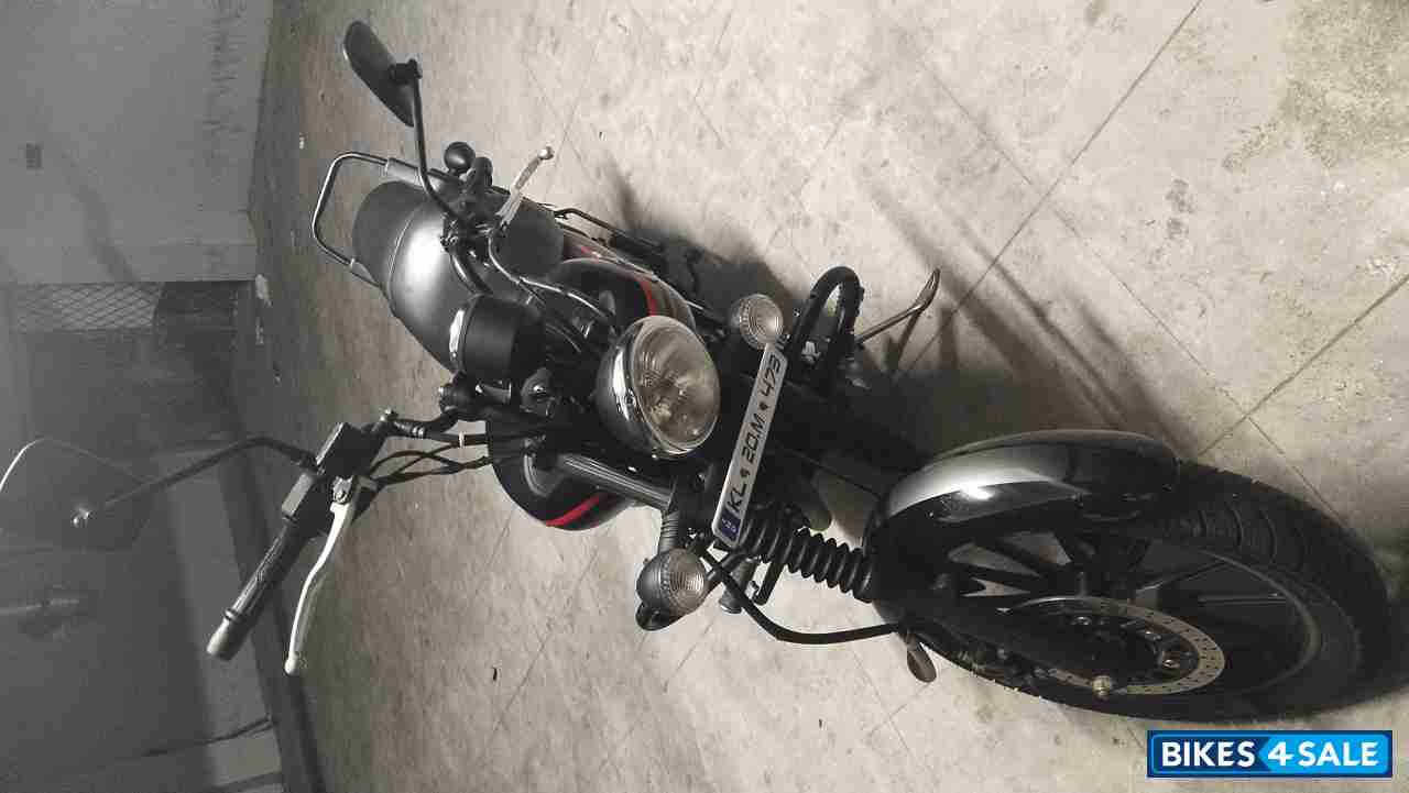 Black Bajaj Avenger Street 220
