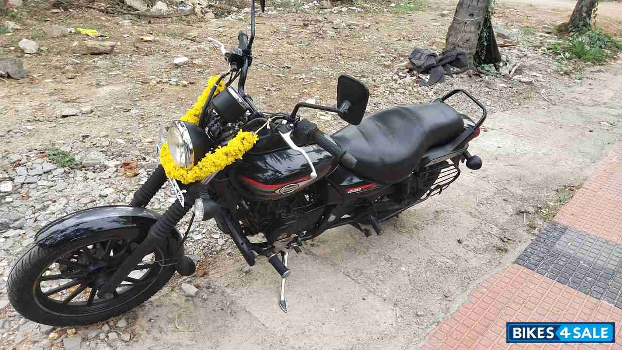 Black Bajaj Avenger Street 220