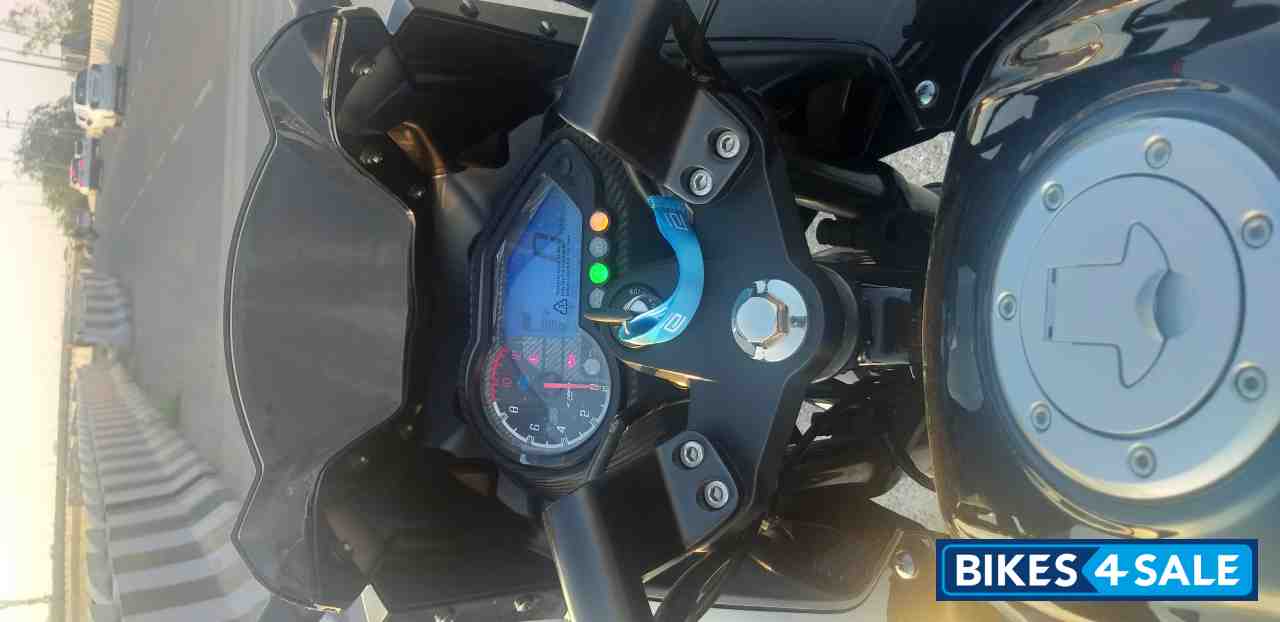 Black Bajaj Pulsar 220 DTSFi