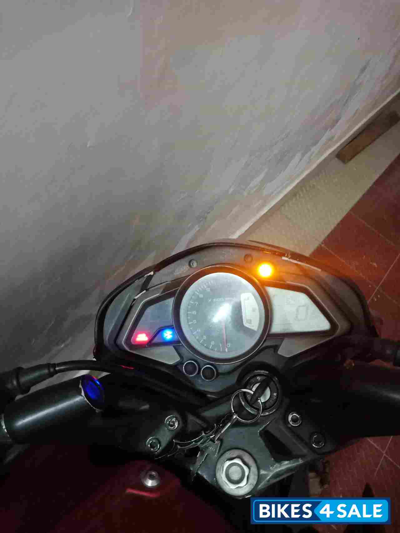 Red Bajaj Pulsar 200 NS