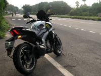 White Bajaj Dominar 400