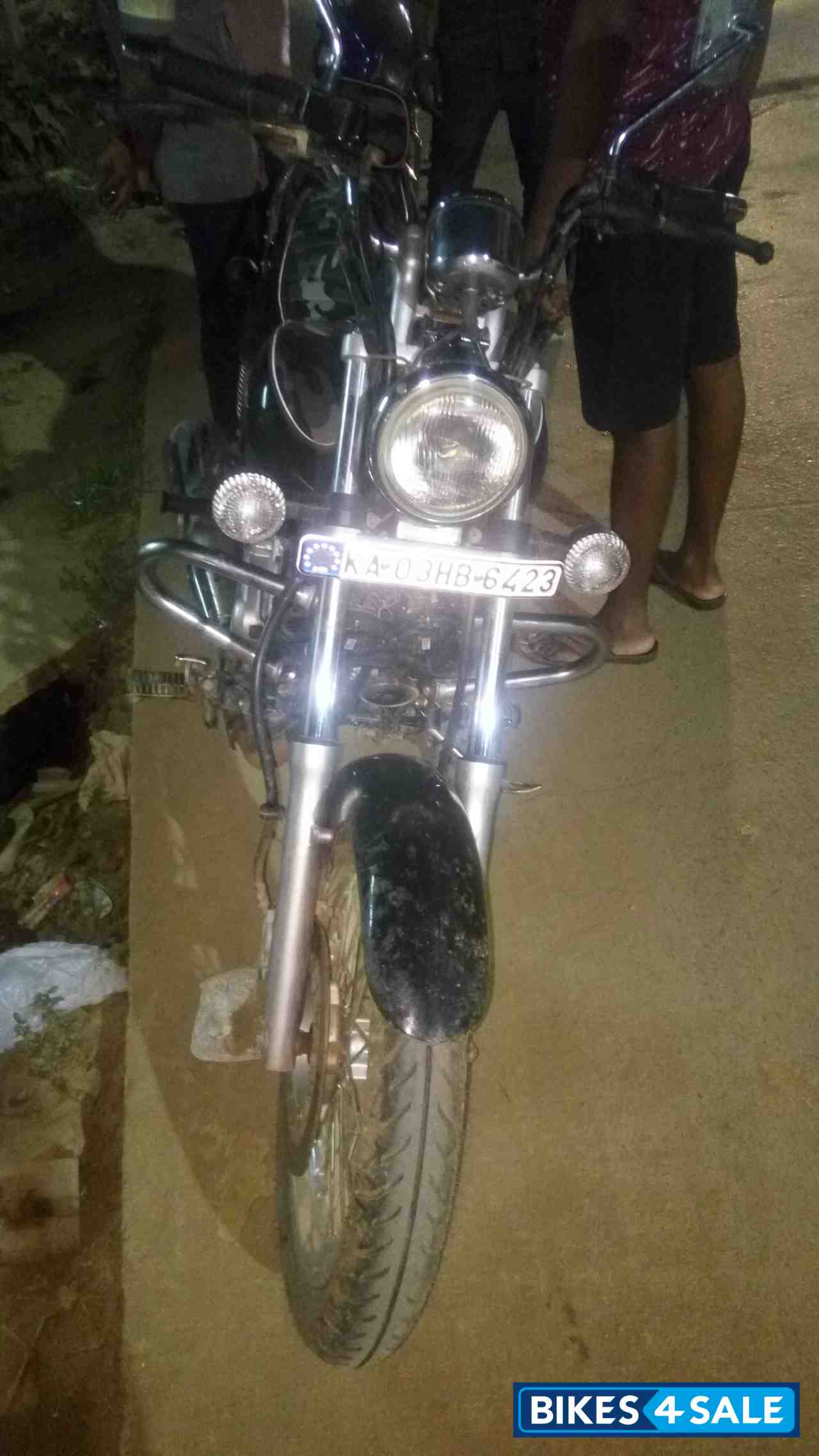 Bajaj Avenger 200 DTS-i