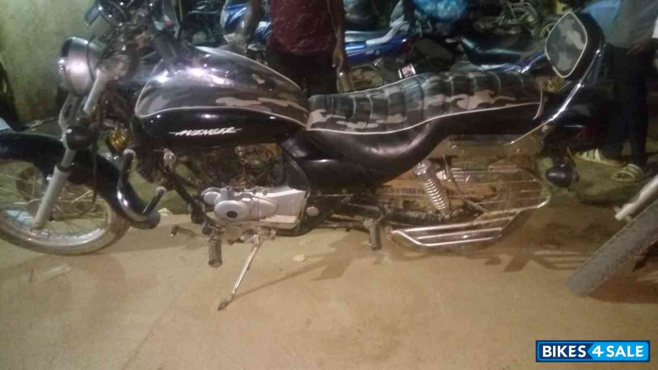 Bajaj Avenger 200 DTS-i